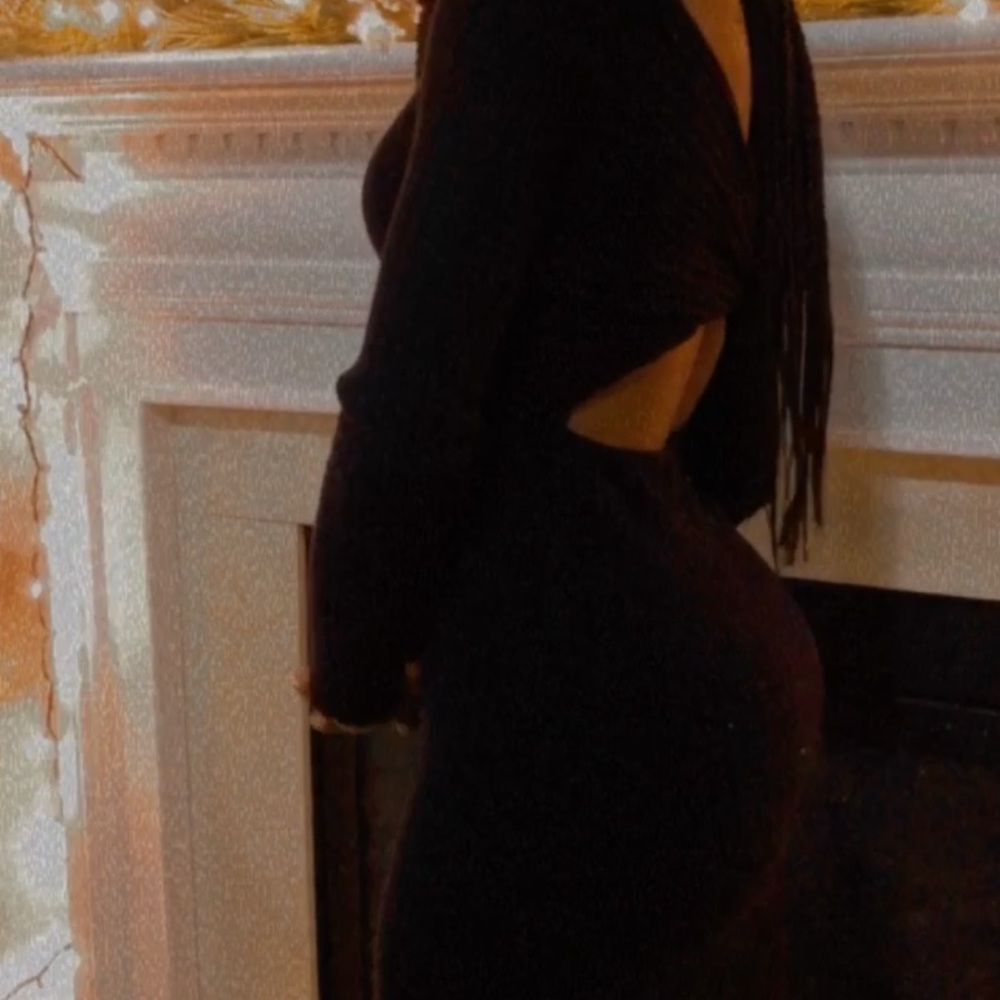 Bodycon black dress